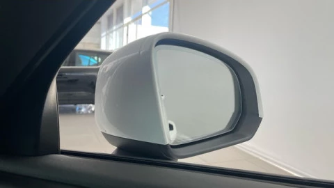 Volvo XC40 B3 G Core Auto 120 kW (163 CV)