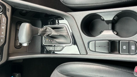 Kia Niro 1.6 GDi HEV 104kW (141CV) Drive