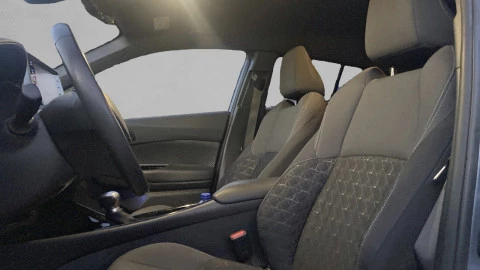 Toyota C-HR 1.8 125H Advance