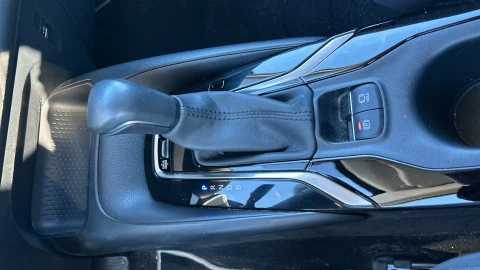 Toyota Corolla 1.8 125H STYLE E-CVT SEDAN