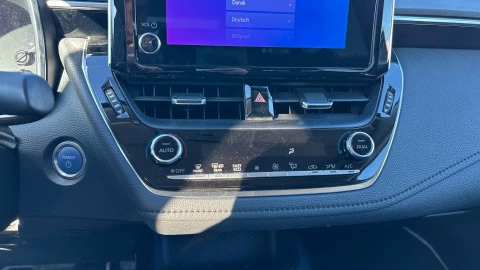 Toyota Corolla 1.8 125H STYLE E-CVT SEDAN