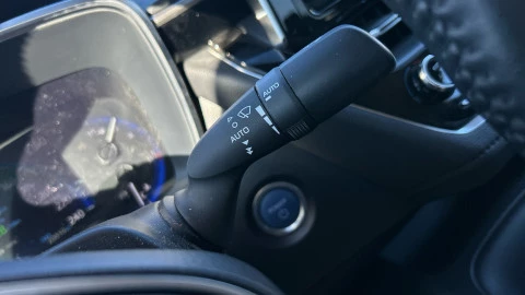 Toyota Corolla 1.8 125H STYLE E-CVT SEDAN