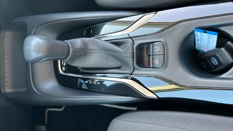 Toyota Corolla 1.8 125H STYLE E-CVT SEDAN