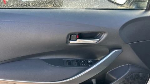 Toyota Corolla 1.8 125H STYLE E-CVT SEDAN