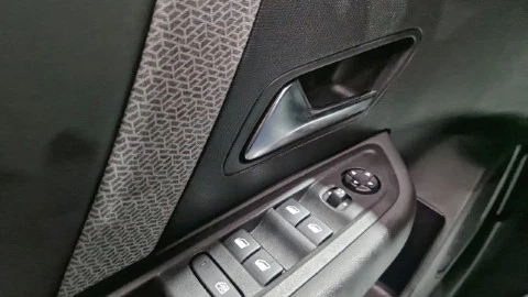 Citroën C4 PureTech 130 S&S EAT8 Shine