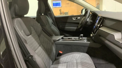 Volvo XC60 2.0 B4 D Core Auto