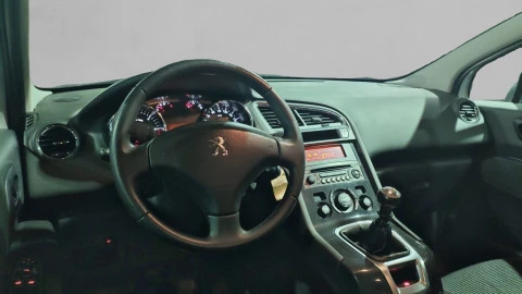 Peugeot 5008 Style 1.6 BlueHDi 120 FAP