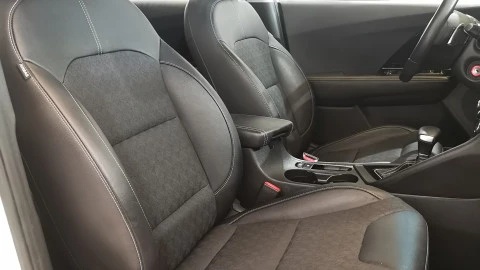 Kia Niro 1.6 GDi HEV 104kW (141CV) Drive