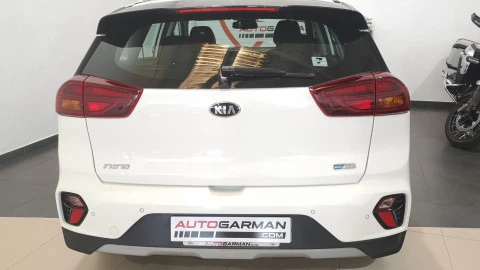 Kia Niro 1.6 GDi HEV 104kW (141CV) Drive