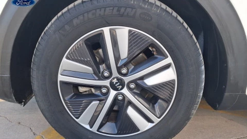 Kia Niro 1.6 GDi HEV 104kW (141CV) Drive