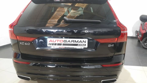 Volvo XC60 2.0 B4 G R-Design Auto