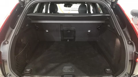 Volvo XC60 2.0 B4 G R-Design Auto