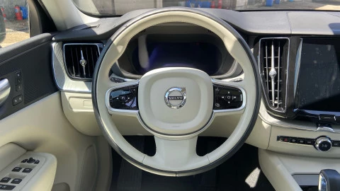 Volvo XC60 2.0 T6 AWD Recharge Ultra Dark Auto