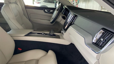 Volvo XC60 2.0 T6 AWD Recharge Plus Dark Auto