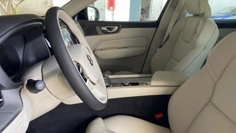 Volvo XC60 2.0 T6 AWD Recharge Plus Dark Auto