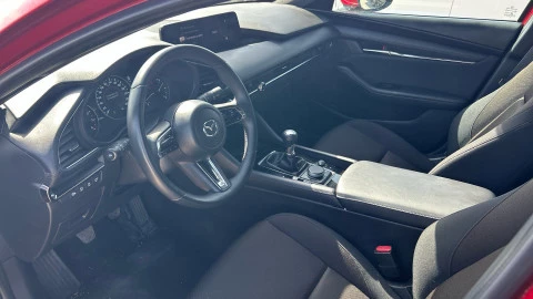 Mazda3 2.5L E-SKY G MHEV 103kW Centre-line