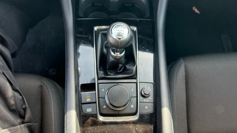 Mazda3 2.5L E-SKY G MHEV 103kW Centre-line