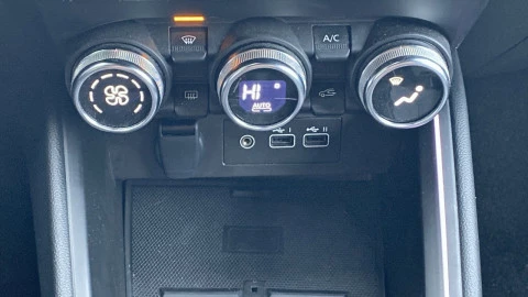 Renault Clio techno Eco-G 100cv (74kW)