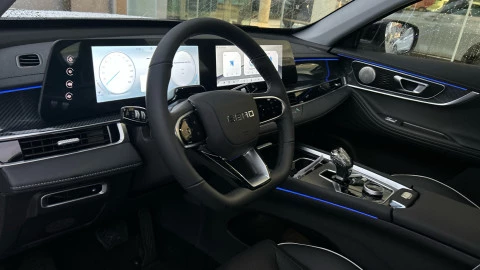 EBRO S700 1.5 TGDI PHEV Luxury E-CVT