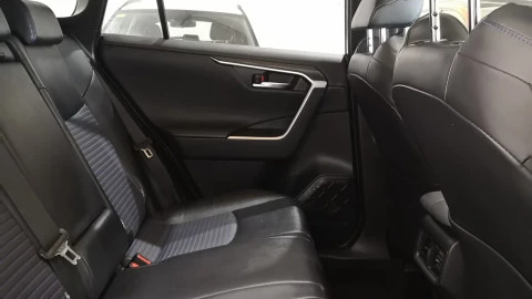 Toyota Rav4 2.5l 220H Feel!