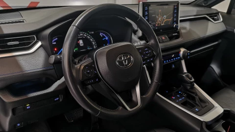 Toyota Rav4 2.5l 220H Feel!