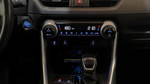 Toyota Rav4 2.5l 220H Feel!