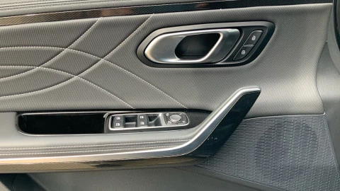 Maxus Mifa 9 90 kWh Luxury