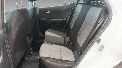 Kia Stonic  1.0 T-GDi Concept 100