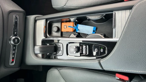 Volvo XC90 2.0 T8 AWD R-Design Auto