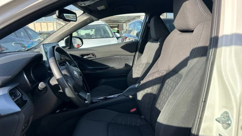 Toyota C-HR 2.0 180H Advance