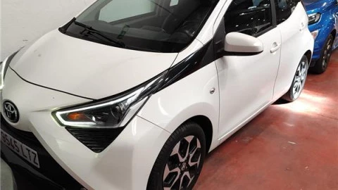 Toyota Aygo 1.0 70 x-play