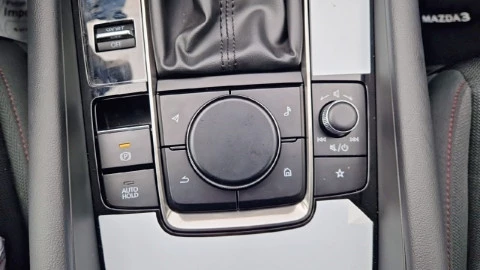 Mazda3 2.5L E-SKY G MHEV 103kW 6AT Homura