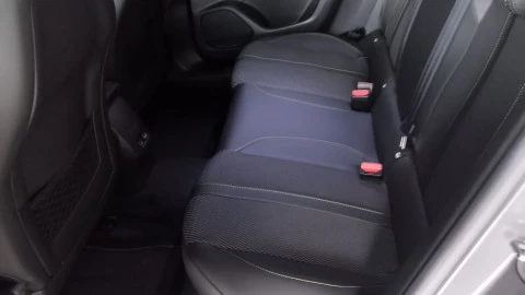 Peugeot e-2008 Eléctrico GT 156 (115kW)