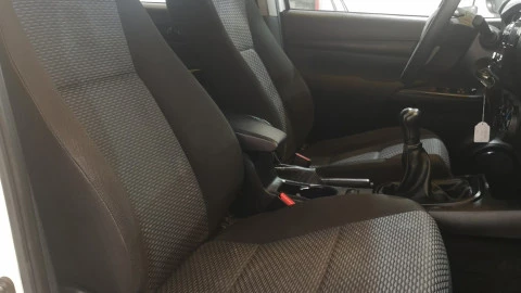 Toyota Hilux 2.4 D4D Cabina Doble GX