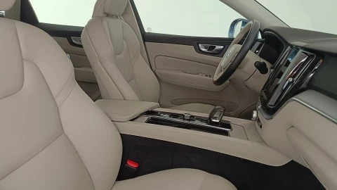Volvo XC60 2.0 B4 D Momentum Pro Auto
