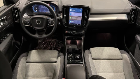 Volvo XC40 B3 G Plus Dark Auto 120 kW (163 CV)