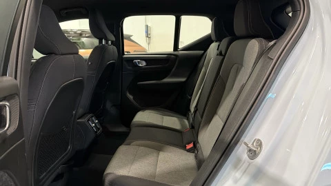 Volvo XC40 B3 G Plus Dark Auto 120 kW (163 CV)