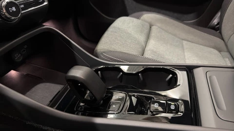 Volvo XC40 B3 G Plus Dark Auto 120 kW (163 CV)