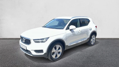 Volvo XC40 2.0 T4 Momentum Auto