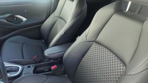 Mazda 2 BERLINA CON PORTÓN 1.5 HEV 85KW CVT HOMURA 116 5P