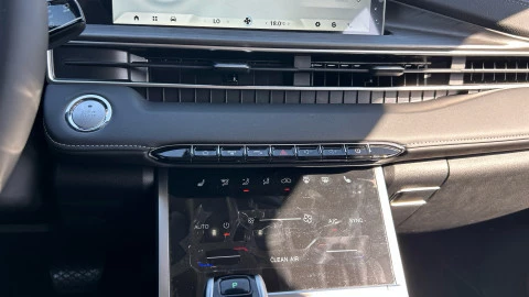 EBRO S400 1.5 DHE HEV Excellence CVT