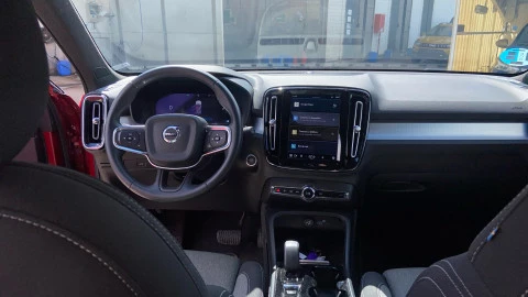 Volvo XC40 2.0 B3 G Plus Dark Auto