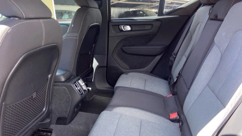 Volvo XC40 2.0 B3 G Plus Dark Auto