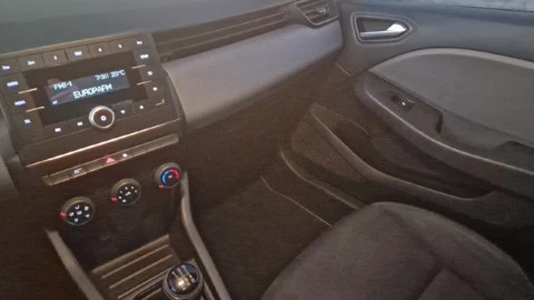 Renault Clio Business SCe 49 kW (67CV)