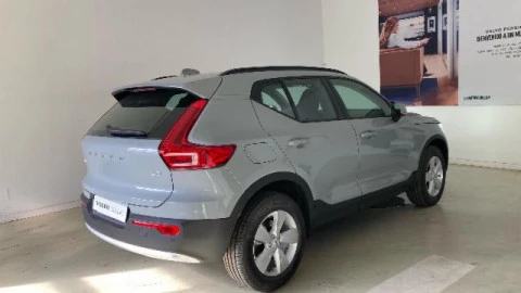 Volvo XC40 2.0 B3 G Essential Auto