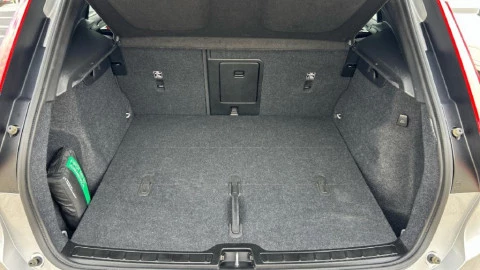 Volvo XC40 2.0 B3 G Core Auto