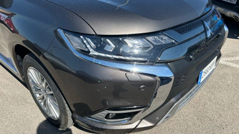 Mitsubishi Outlander 2.4 PHEV Kaiteki Auto 4WD
