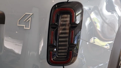 Renault 4 E-Tech 150 Comfort Range Iconic