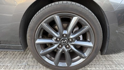 Mazda3 2.5L E-SKY G MHEV 103kW Centre-line