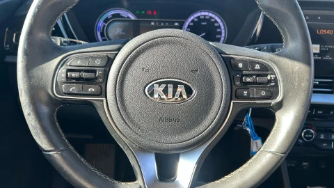 Kia Niro 1.6 GDi HEV 104kW (141CV) Drive